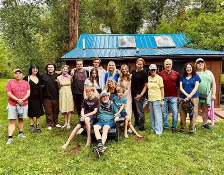 Is Neil Diamond's Brother Still Alive? Unpacking the Family Story